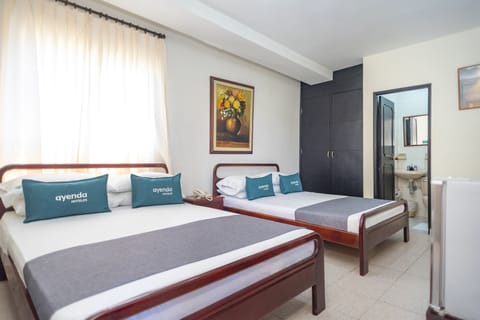 Standard Quadruple Room | Hypo-allergenic bedding available, WiFi (free), bed sheets