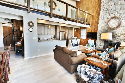 Living Area with Vaulted Ceiling - Living Area with Vaulted Ceiling