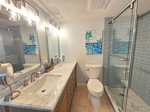 Newly Remodeled Master Bathroom w/Double Sink Vanity