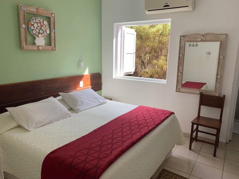 Economy Double or Twin Room | Minibar, free WiFi, bed sheets