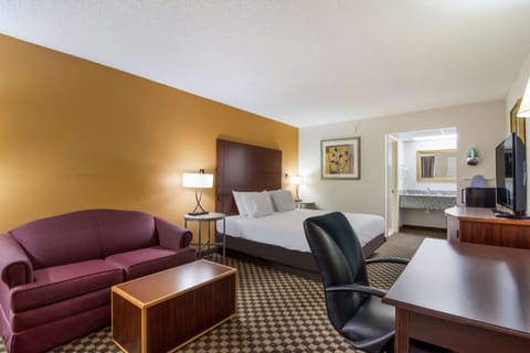 Desk, iron/ironing board, free WiFi, bed sheets