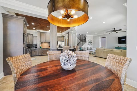 The Luke House - Crystal Beach - Dining Room