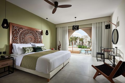 Superior Junior Suite with Private Pool | In-room safe, soundproofing, iron/ironing board, free WiFi