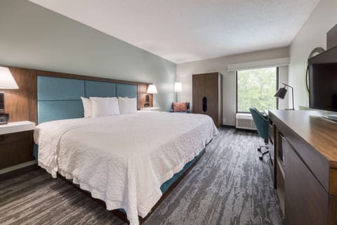 Premium bedding, blackout drapes, iron/ironing board, free WiFi