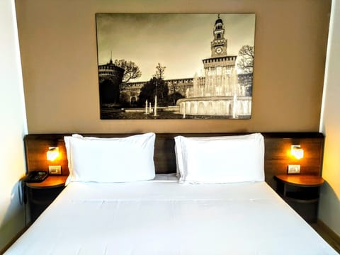 Memory foam beds, in-room safe, blackout drapes, soundproofing