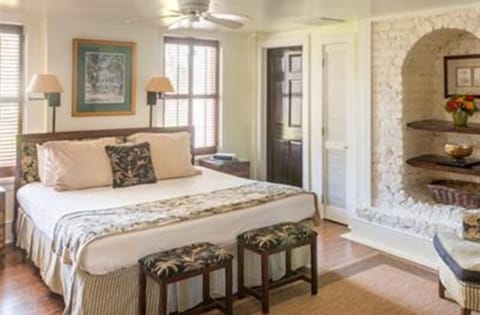 Room, Private Bathroom (Room 11) | Premium bedding, individually decorated, individually furnished, desk