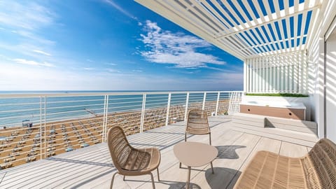 Premier Room, 1 King Bed, Jetted Tub, Sea View | Terrace/patio
