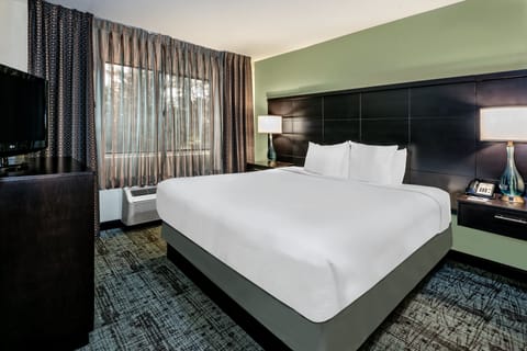 In-room safe, desk, iron/ironing board, free WiFi