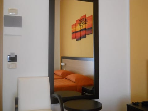 Minibar, in-room safe, desk, free WiFi