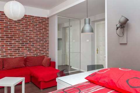 Standard Apartment, 1 Bedroom, Kitchen | Living area | 128-cm Smart TV with cable channels, TV