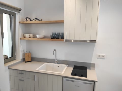 Junior Suite | Private kitchen | Full-size fridge, stovetop, electric kettle, toaster