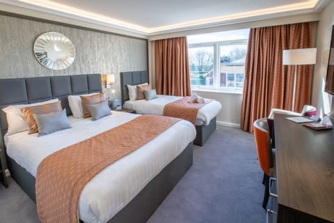 Premium bedding, in-room safe, desk, laptop workspace