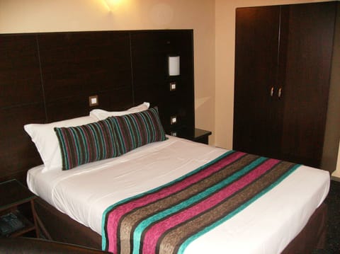 Minibar, in-room safe, desk, cribs/infant beds