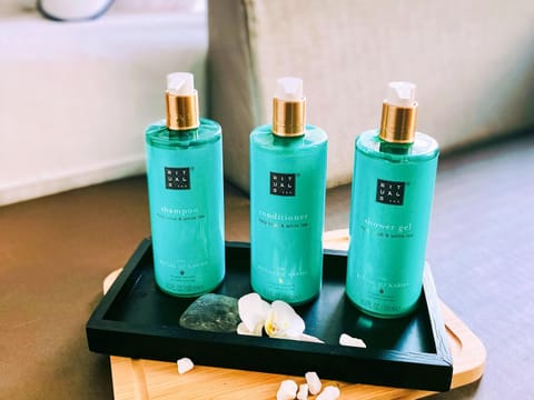 Executive Room, 1 Double Bed | Minibar, in-room safe, desk, soundproofing