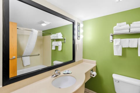 Premium bedding, in-room safe, desk, iron/ironing board