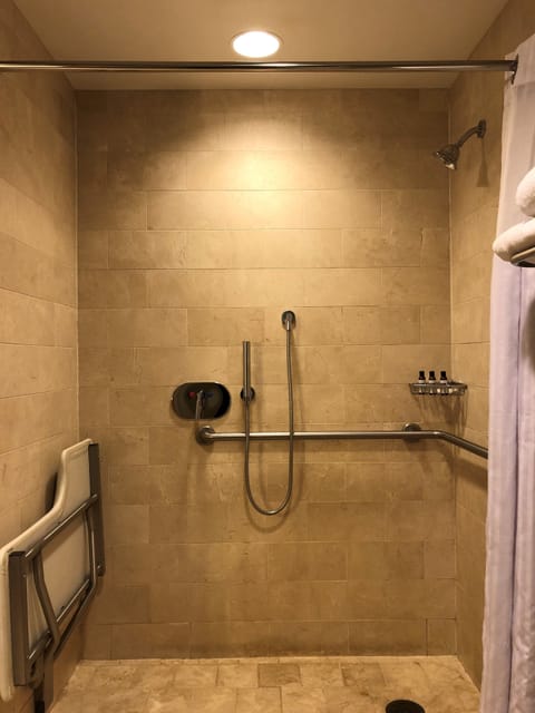 Premium bedding, in-room safe, desk, blackout drapes