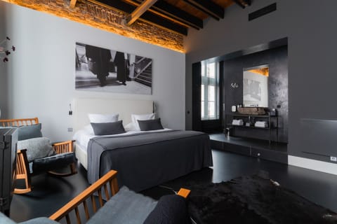 Junior Suite | Premium bedding, minibar, in-room safe, desk