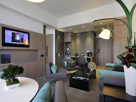 Minibar, in-room safe, desk, blackout drapes