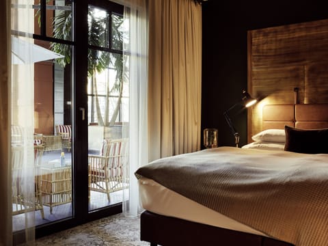 S Loft Atrium | Premium bedding, minibar, in-room safe, soundproofing