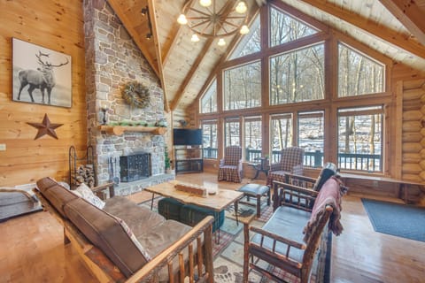 New Providence Vacation Rental | 7BR | 4.5BA | 4,000 Sq Ft | Stairs Required