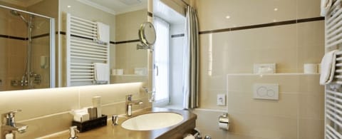 Junior Suite | Bathroom | Hair dryer, bathrobes, towels