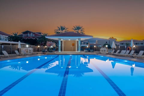 Poolside bar