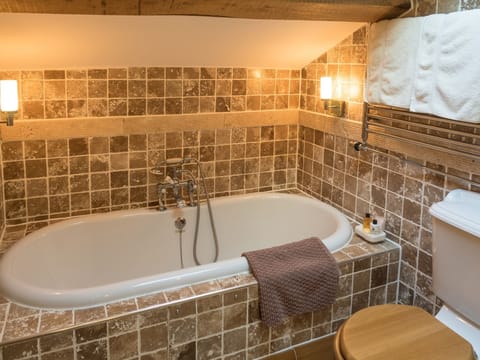 Deluxe Double Room, Ensuite, Garden View (Large Double Room ) | Bathroom