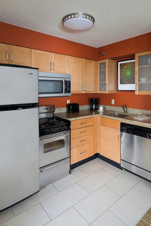 Desk, blackout drapes, iron/ironing board, free WiFi