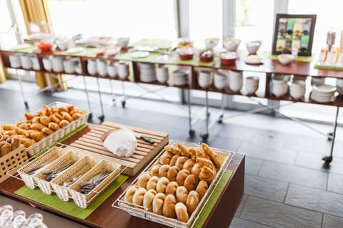Daily continental breakfast for a fee