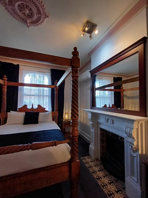 Superior Double Room | Minibar, in-room safe, individually decorated, individually furnished