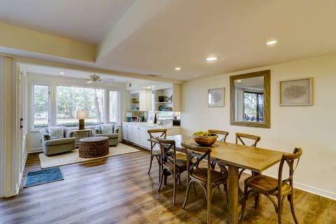 Dining Area & Carolina Room