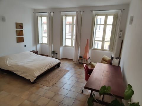 Deluxe Room | Egyptian cotton sheets, down comforters, desk, laptop workspace