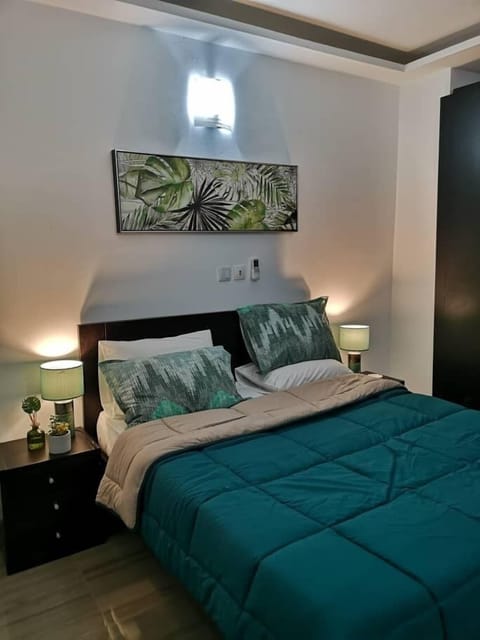 Deluxe Suite | 1 bedroom, desk, blackout drapes, rollaway beds (surcharge)