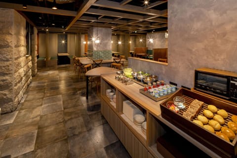 Daily buffet breakfast for a fee
