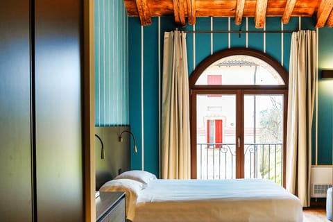 Classic Double Room | Minibar, desk, laptop workspace, cribs/infant beds