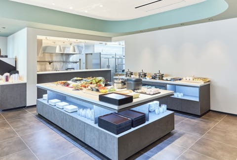 Daily buffet breakfast for a fee