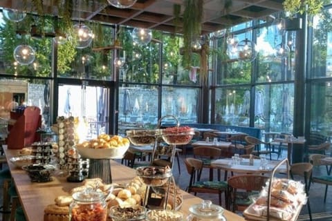 Daily buffet breakfast (EUR 22 per person)