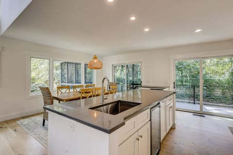 13 Bald Eagle West - Kitchen/Dining Area (Main Floor)