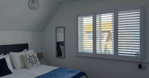 Family Room, Ensuite (2nd Floor) | Premium bedding, memory foam beds, individually decorated