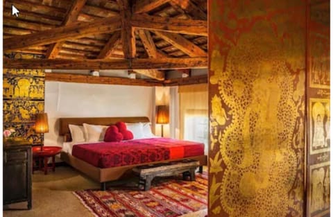 Deluxe Suite | Minibar, in-room safe, soundproofing, cribs/infant beds