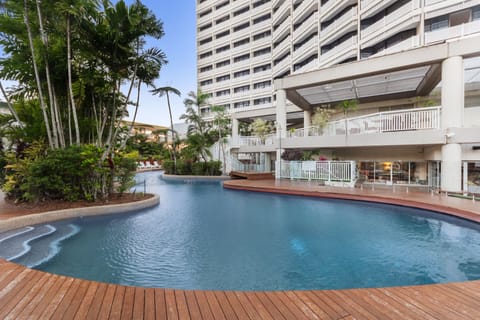 2 outdoor pools, open 7:00 AM to 9:30 PM, sun loungers