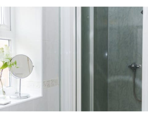 Standard Double Room, Ensuite | Bathroom