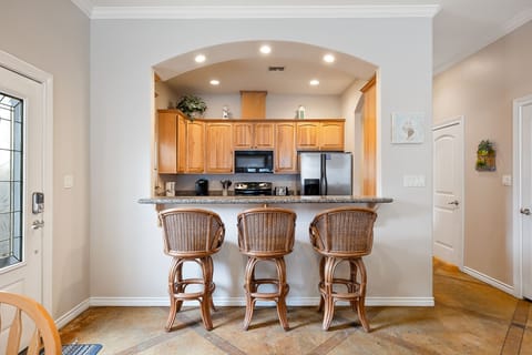 Extra kitchen bar chairs available to sit 3 comfortably