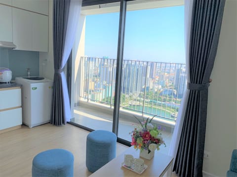 Studio | Living room | Smart TV