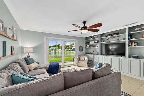 Welcome to your beach getaway, Island Oasis!