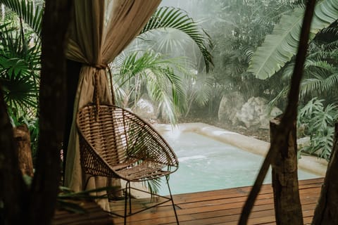 Couples treatment rooms, body treatments, aromatherapy