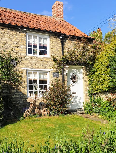 Beautiful 18th Century Listed Stone Cottage front garden.