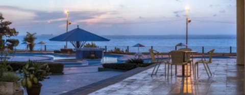 Outdoor pool, sun loungers