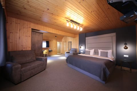 Family Room, Balcony | Frette Italian sheets, premium bedding, minibar, individually decorated