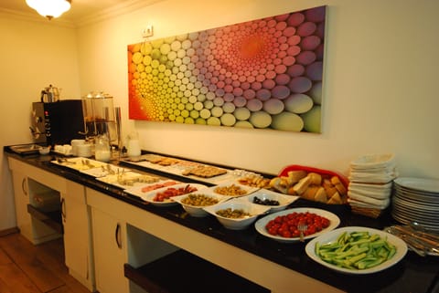 Daily buffet breakfast for a fee